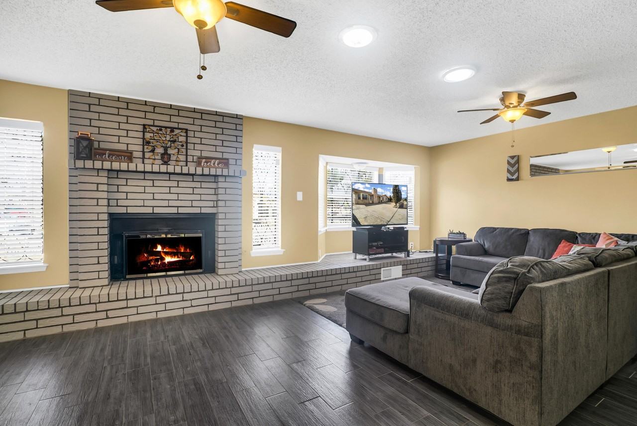 5664 Longview Cir - Photo 5 of 32