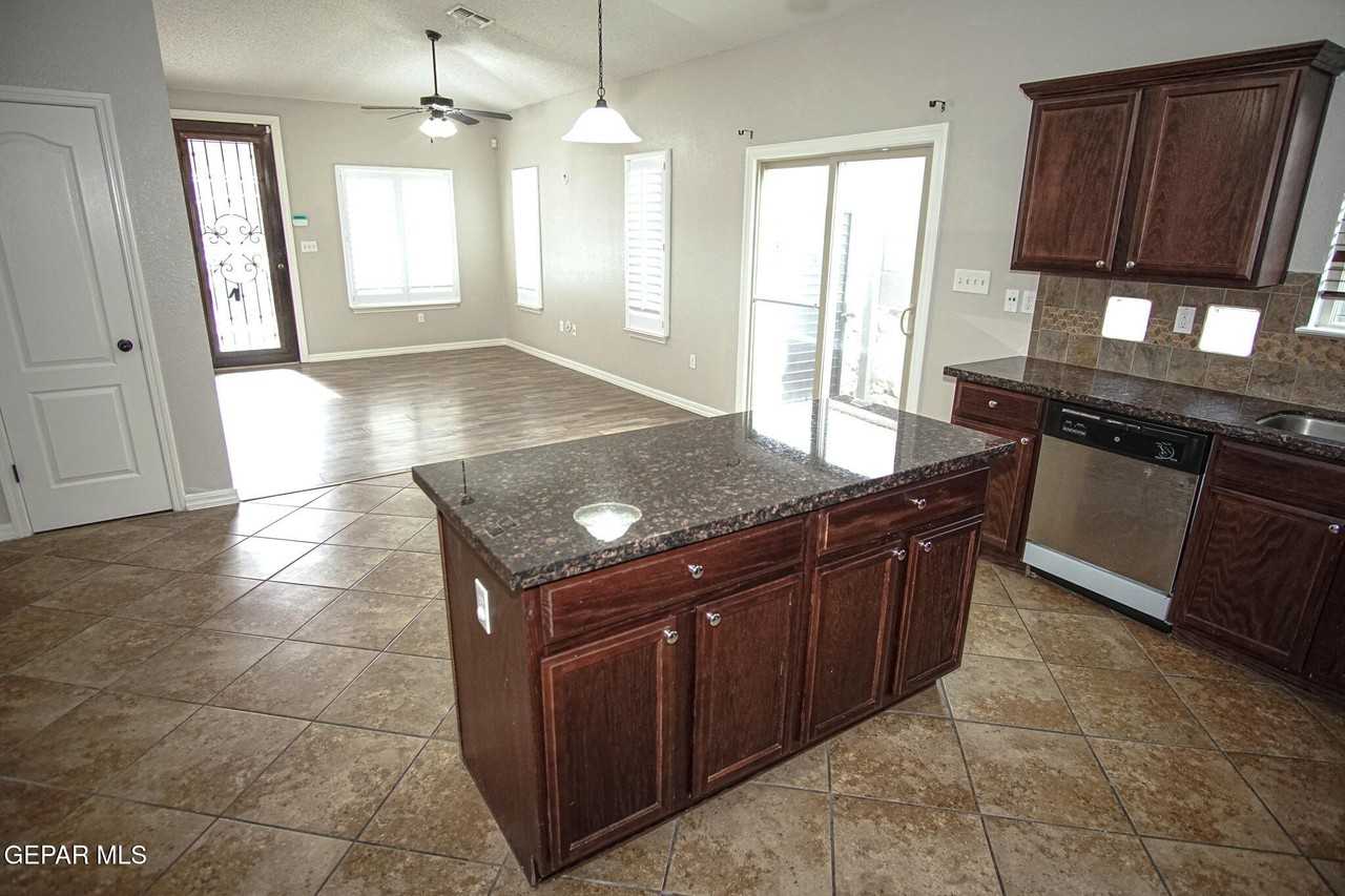 8517 Del Rivers - Photo 6 of 26