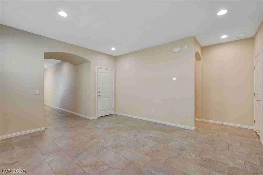 2919 Caxton Grove Dr - Photo 7 of 49