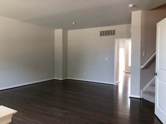 2780 Ashcombe Dr - Photo 4 of 24
