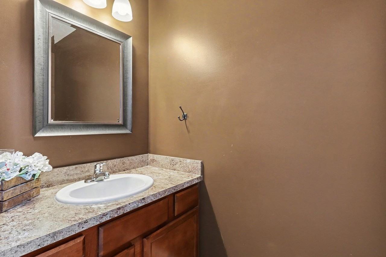 4315 Center Valley Dr - Photo 5 of 26