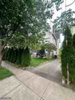 featured image of 208 E 9th St