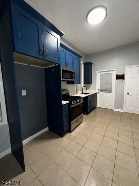 208 E 9th St - Photo 4 of 30