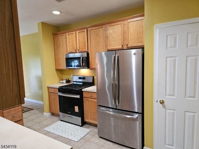 60 Jackson Ave - Photo 6 of 19
