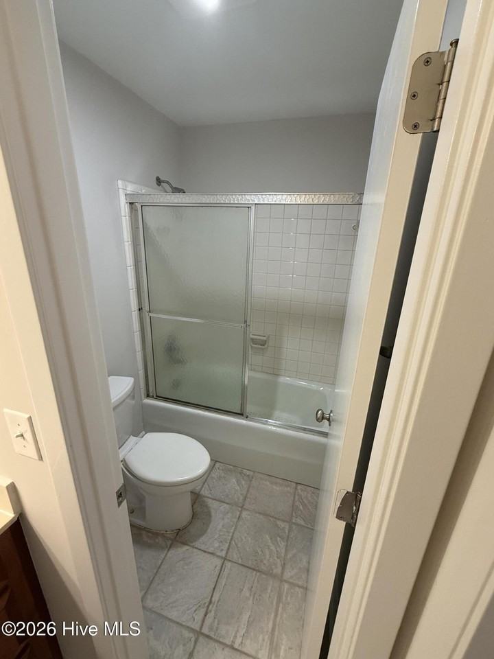 23 Richmond Rd #B - Photo 4 of 11