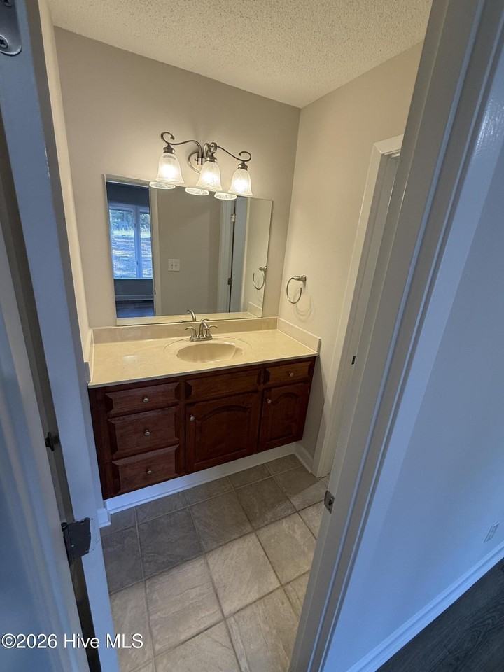 23 Richmond Rd #B - Photo 6 of 11