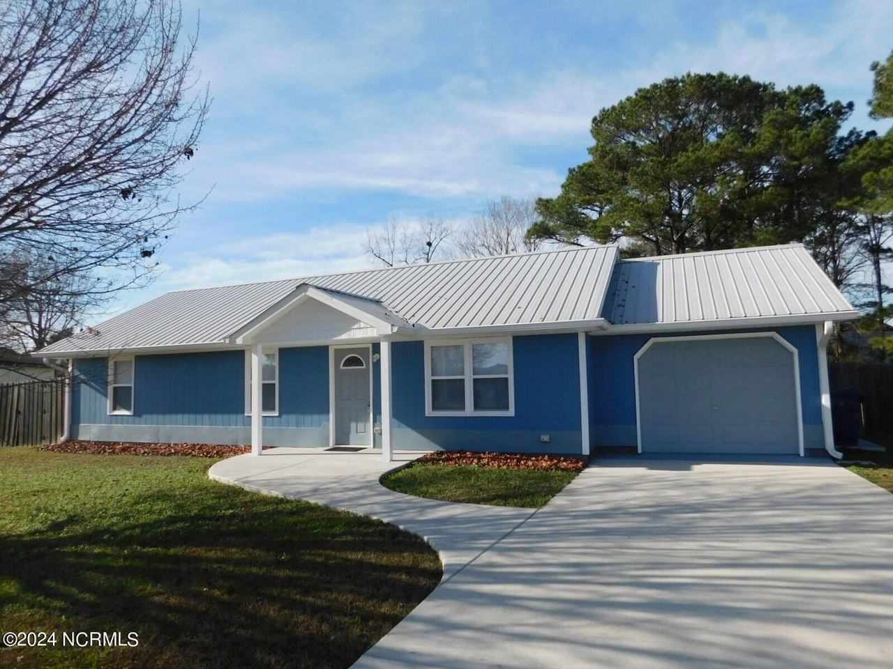 605 Hayden Ct - Photo 3 of 27