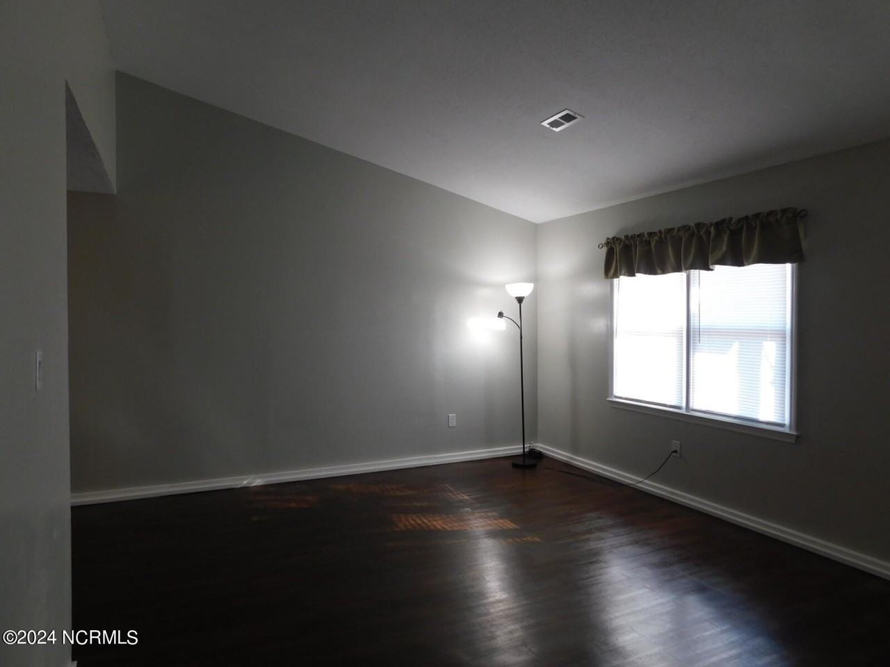 605 Hayden Ct - Photo 5 of 27