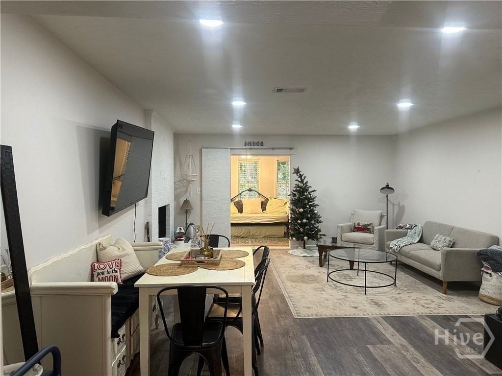 121 Sleepy Creek Dr - Photo 4 of 13