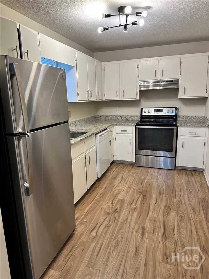 120 Pinehurst Ct #2 - Photo 7 of 19
