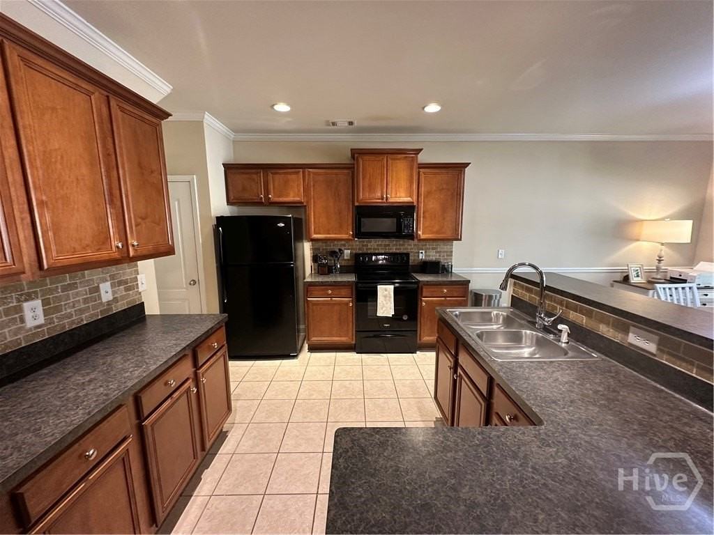 1559 Blackstone Way - Photo 5 of 21