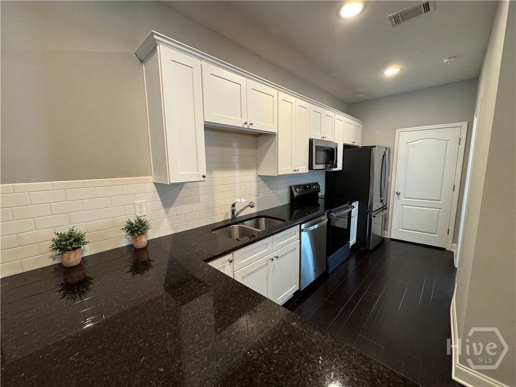 1270 Binghampton Cir - Photo 5 of 16