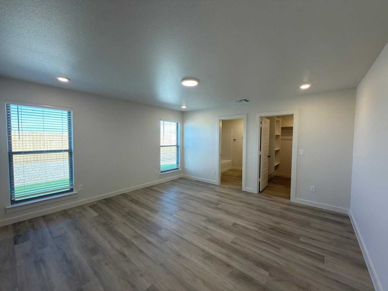 1209 Cottonwood Ave - Photo 6 of 11