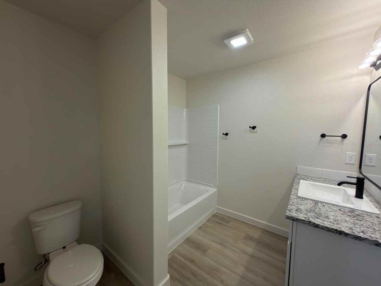 1209 Cottonwood Ave - Photo 7 of 11