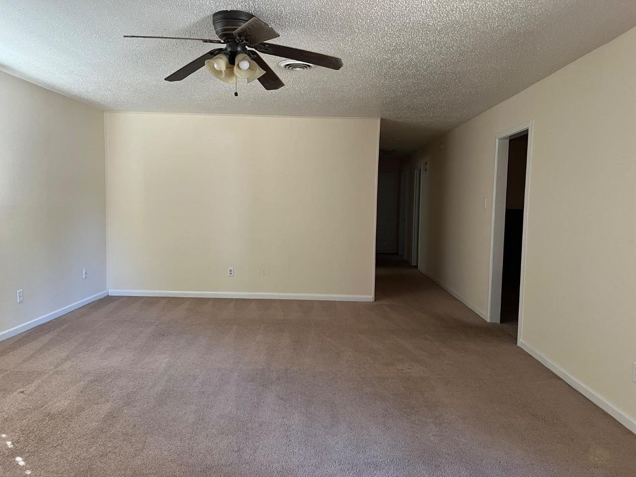 4405 48th St - Photo 2 of 16