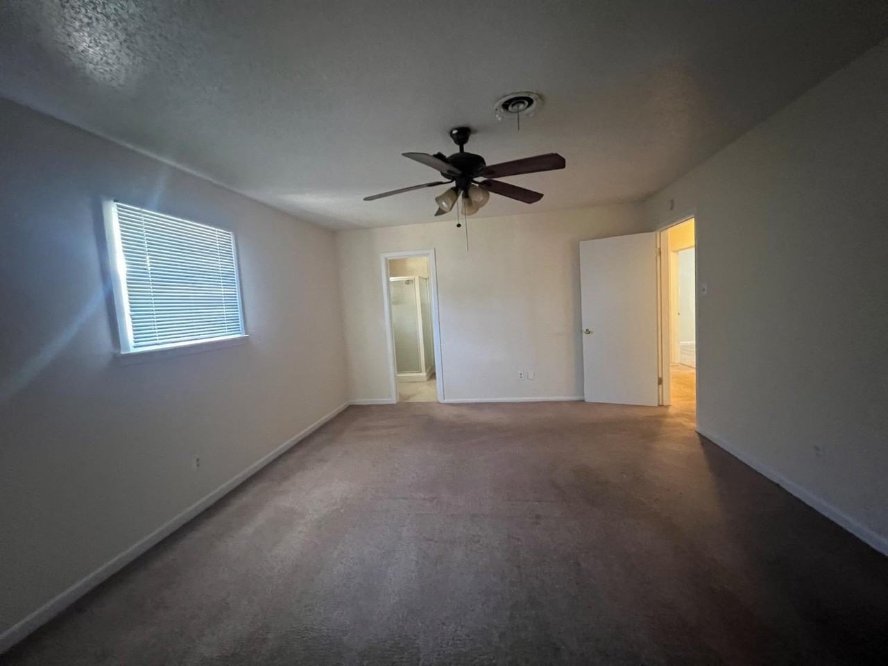 4405 48th St - Photo 6 of 16