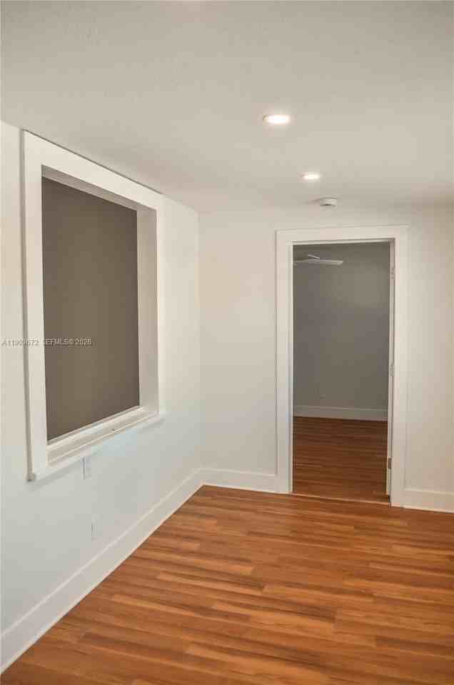 707 N J St - Photo 4 of 50