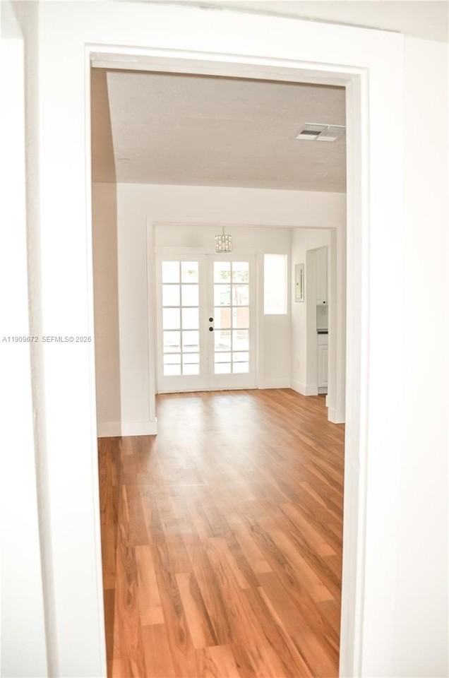 707 N J St - Photo 5 of 50