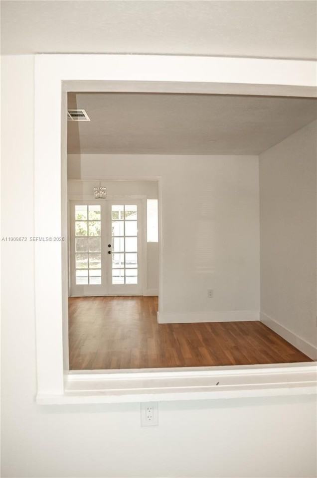 707 N J St - Photo 6 of 50