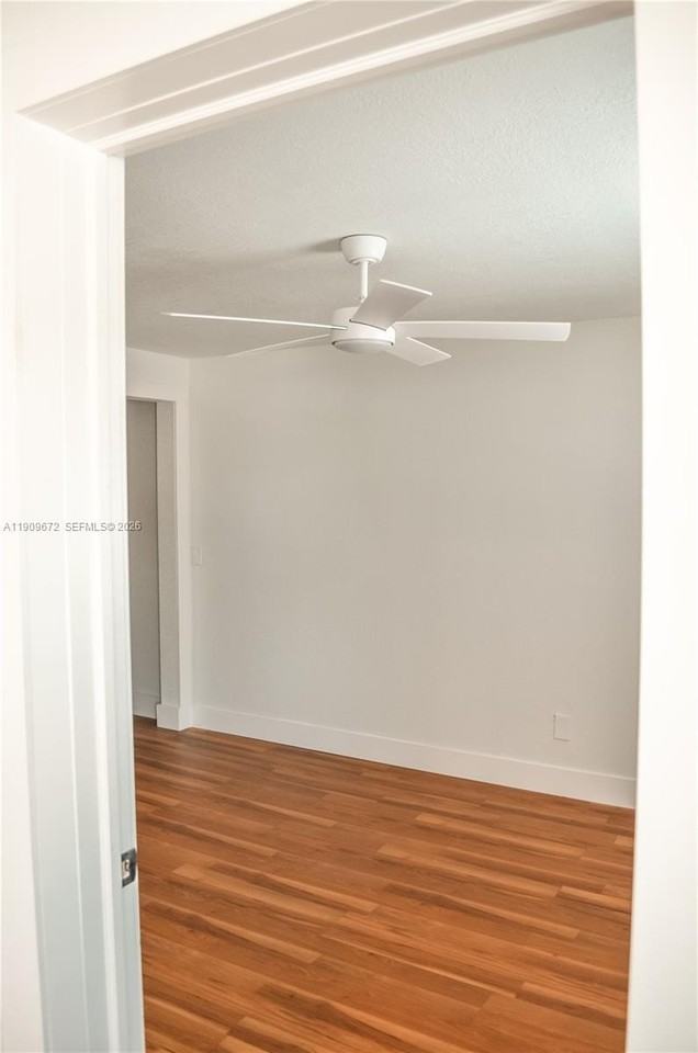 707 N J St - Photo 7 of 50