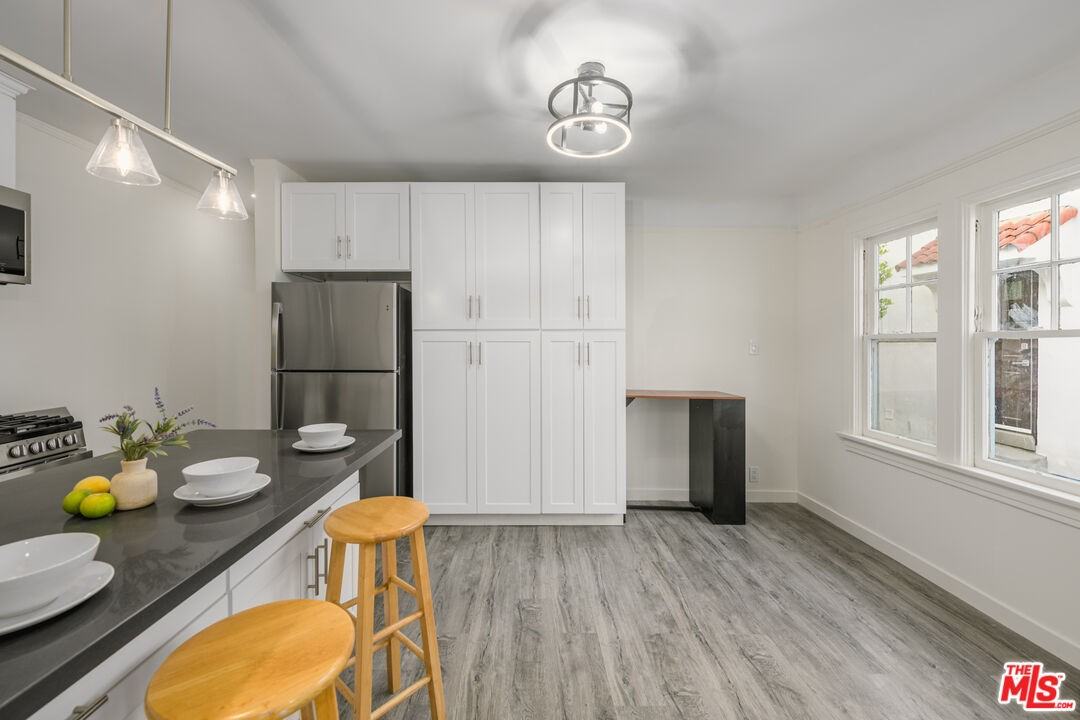 1145 Poinsettia Dr - Photo 6 of 8