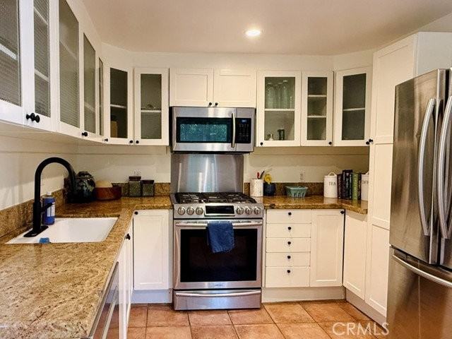 7621 Norton Ave - Photo 2 of 8