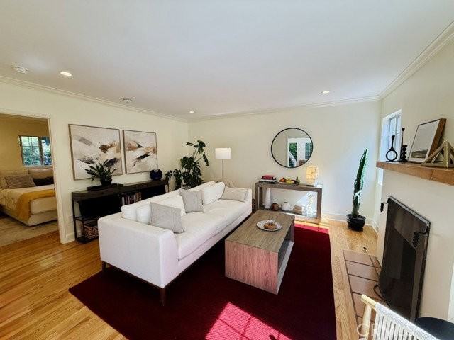 7621 Norton Ave - Photo 4 of 8