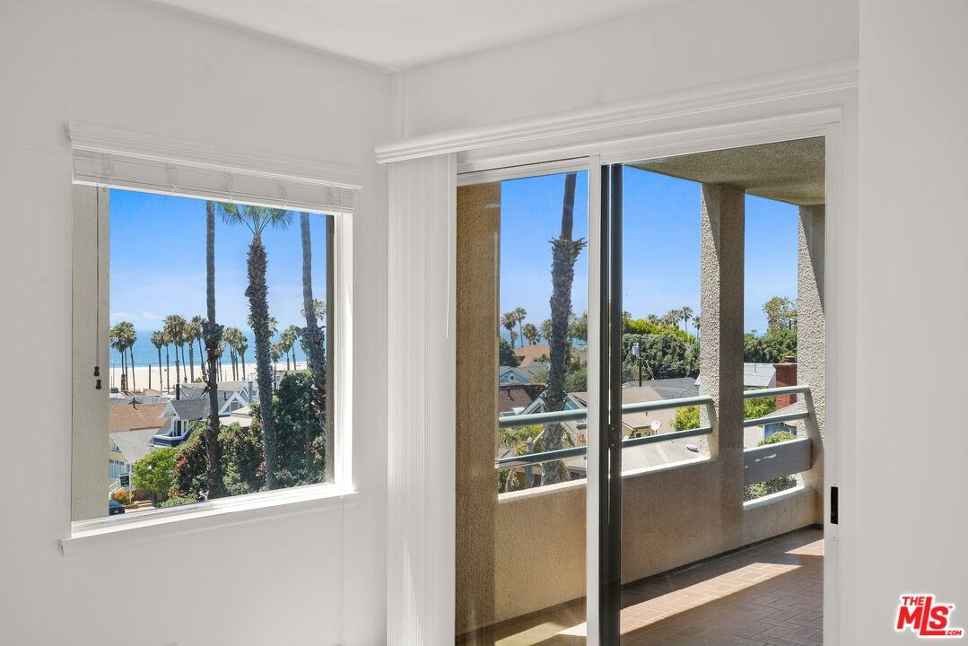 122 Ocean Park Blvd #511 - Photo 5 of 8
