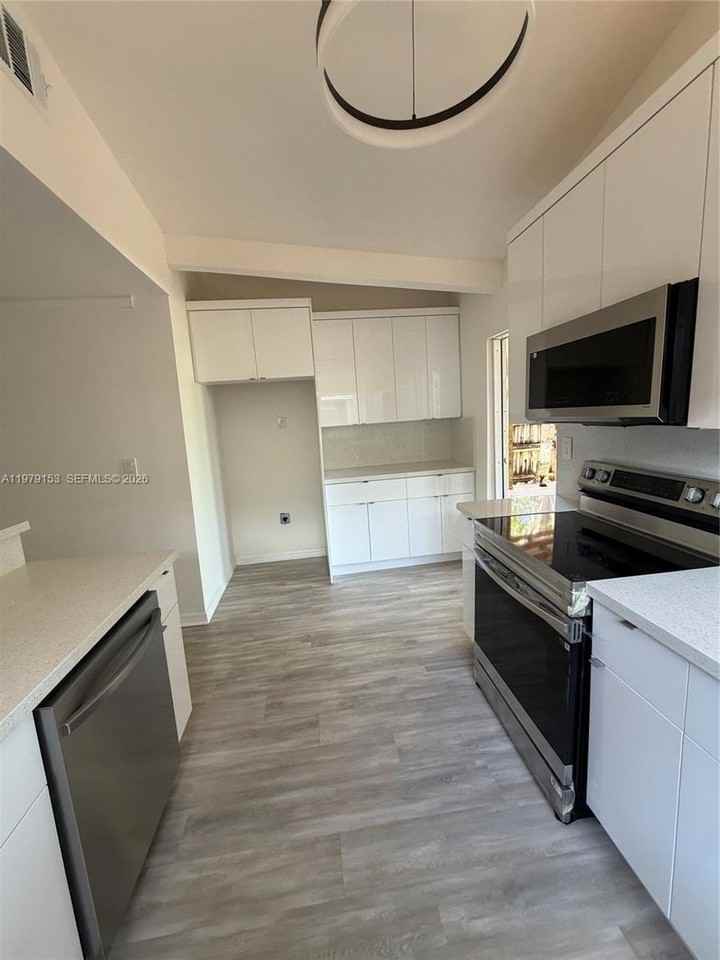1640 Funston St - Photo 6 of 18
