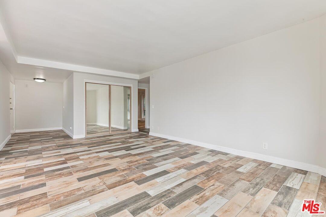 11789 Montana Ave #11 - Photo 7 of 8