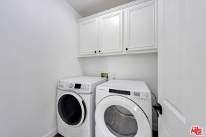 featured image of 682 Oxford Ave