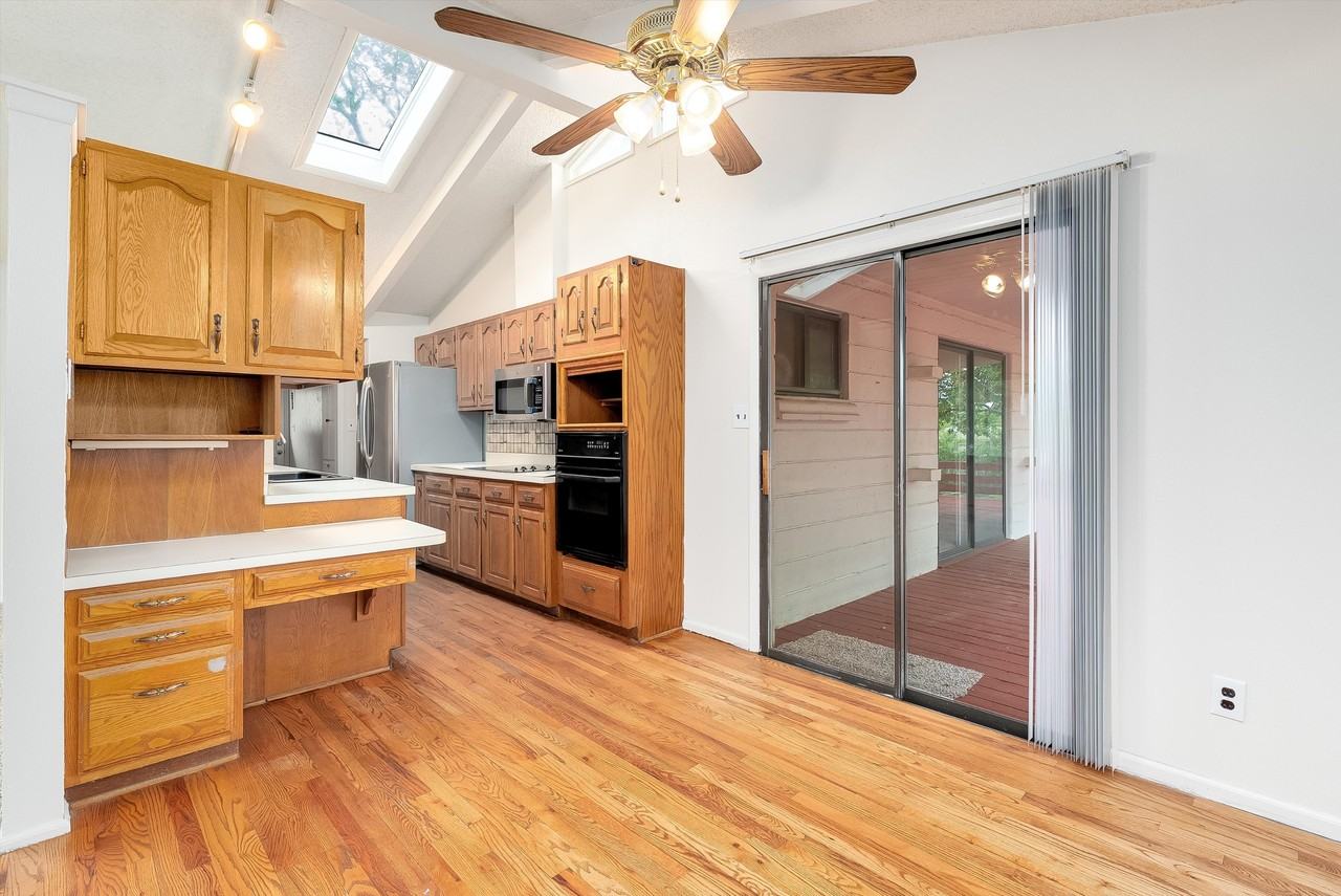 850 W Chenango Ave - Photo 5 of 32
