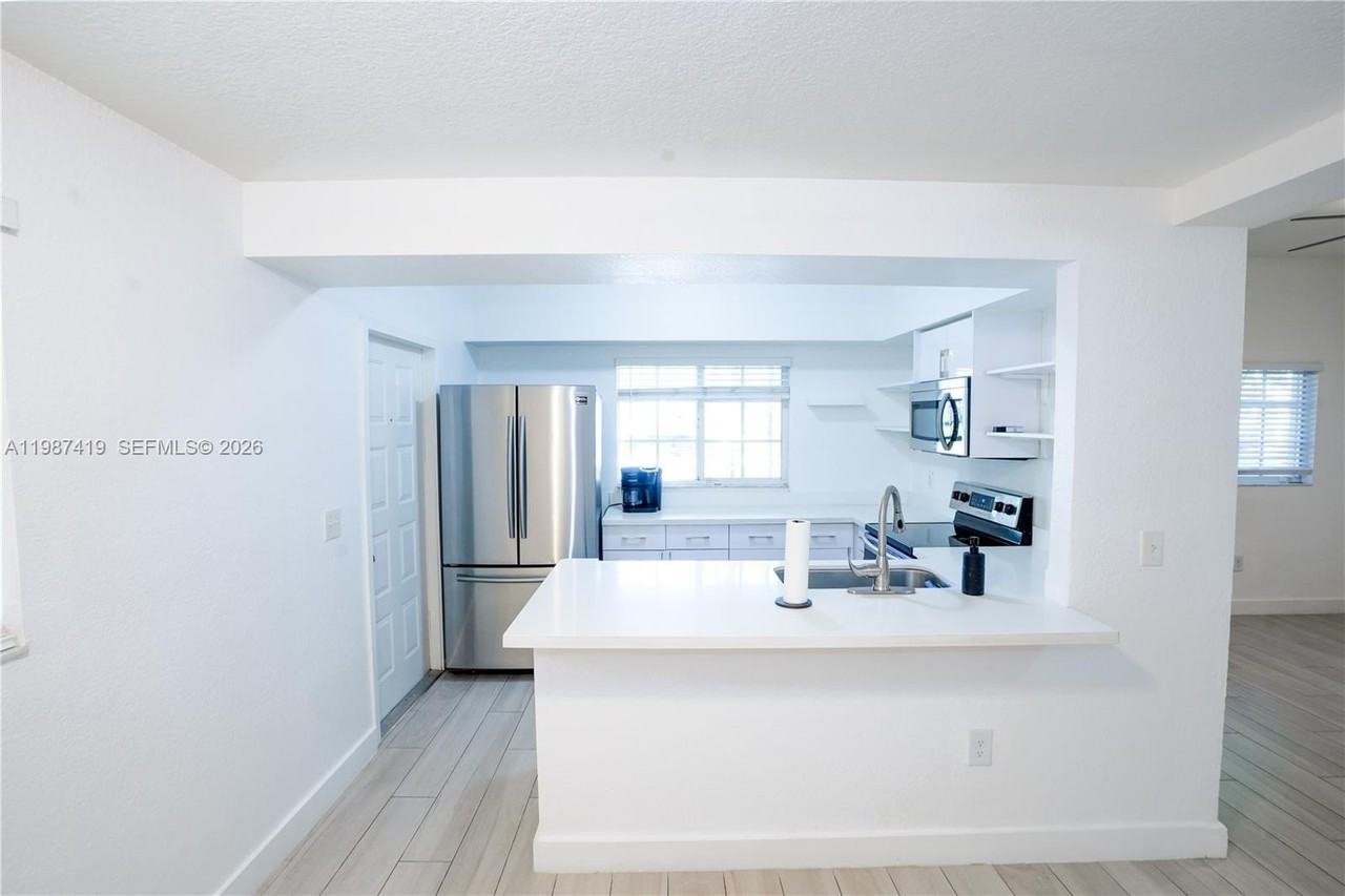 350 Nw 19th Ter #59 - Photo 5 of 14