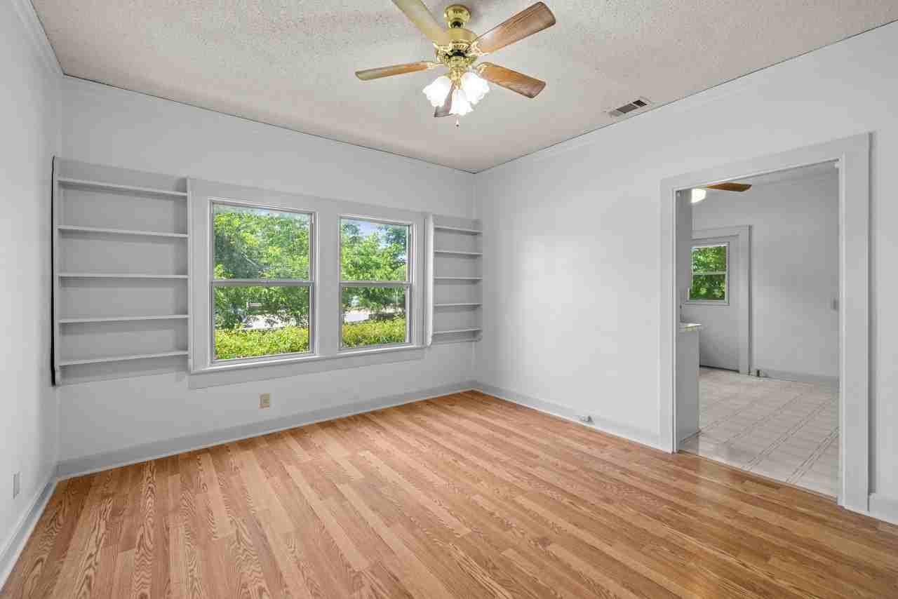 701 1/2 S Walnut St #1 - Photo 5 of 20