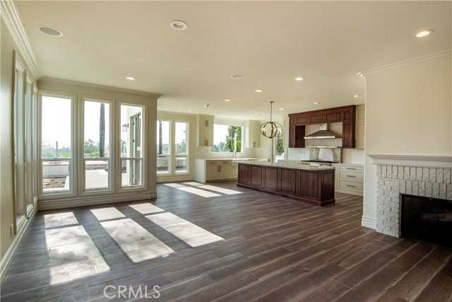 30 Skycrest - Photo 3 of 8