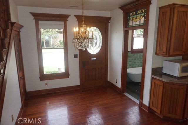 191 N Grand St - Photo 3 of 8