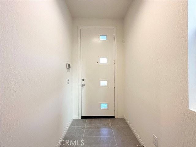 311 N Standard Ave - Photo 2 of 6