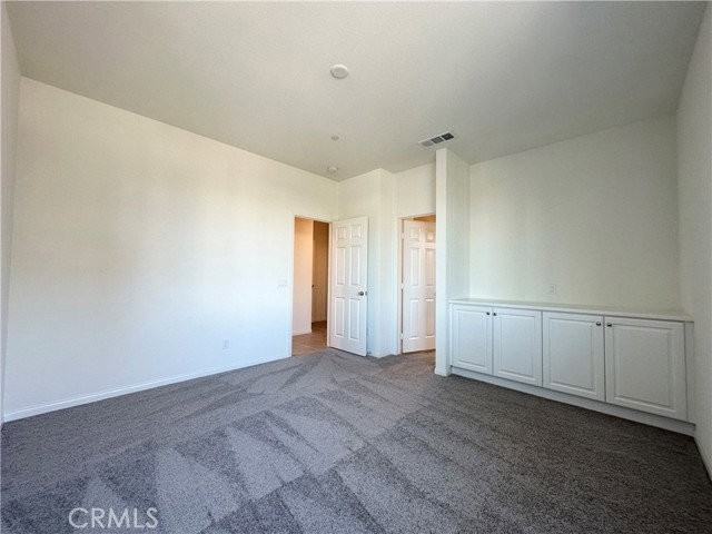 311 N Standard Ave - Photo 4 of 6