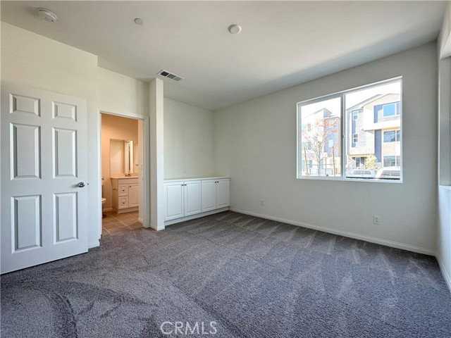 311 N Standard Ave - Photo 5 of 6