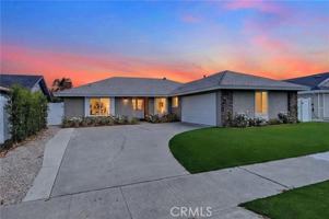 featured image of 709 E Meadowbrook Ave