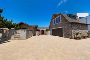 featured image of 2181 Mesa Dr