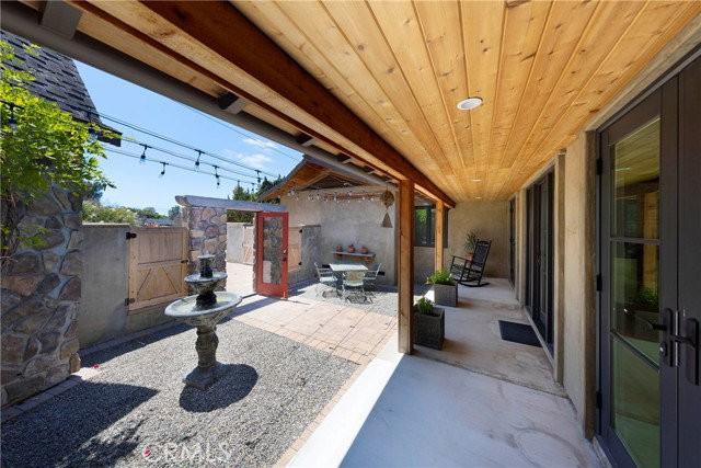 2181 Mesa Dr - Photo 4 of 8