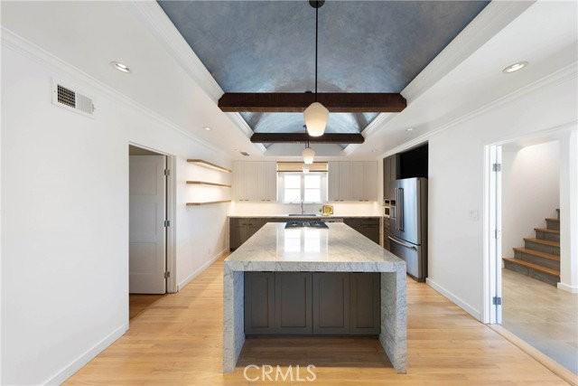 2181 Mesa Dr - Photo 7 of 8