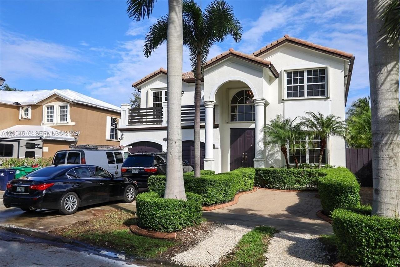 16473 Sw 59th Ter - Photo 2 of 35