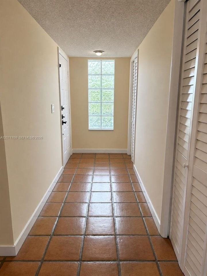 286 Racquet Club Rd #204 - Photo 4 of 11