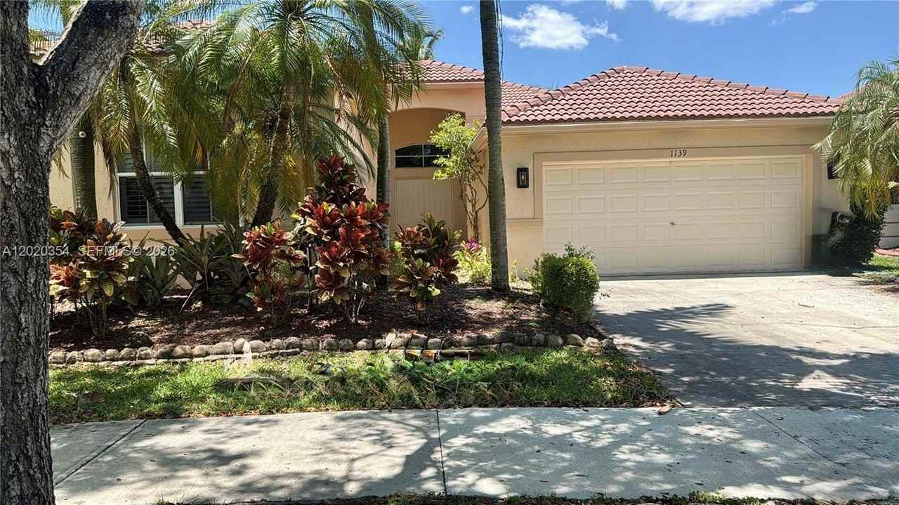 1139 Chenille Cir