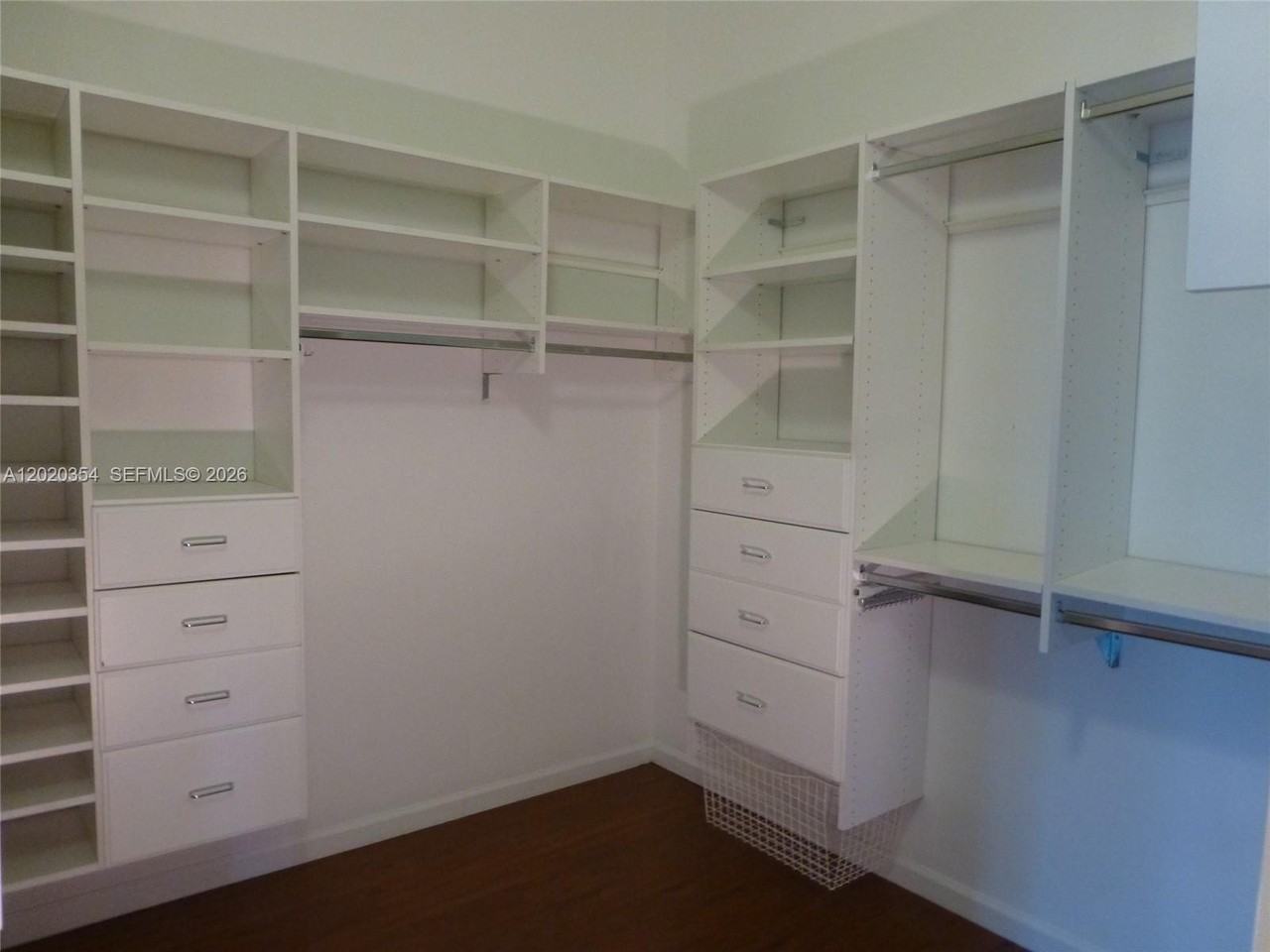 1139 Chenille Cir - Photo 2 of 27