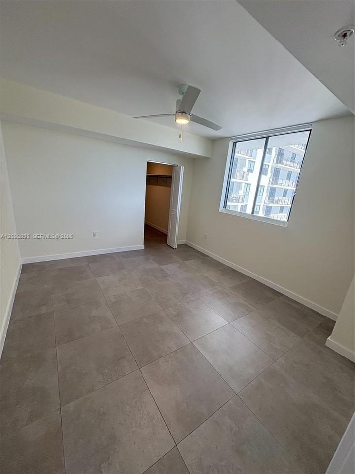 16395 Biscayne Blvd #1311 - Photo 2 of 47