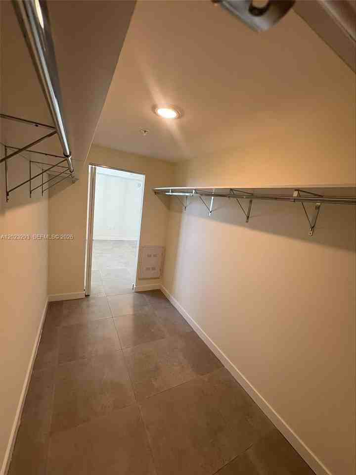 16395 Biscayne Blvd #1311 - Photo 4 of 47