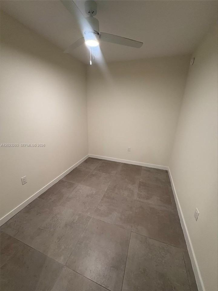 16395 Biscayne Blvd #1311 - Photo 5 of 47